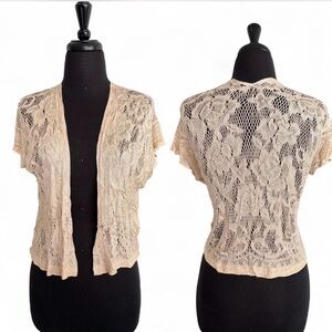 Vintage Delicate cream lace short sleeve bolero Cardigan